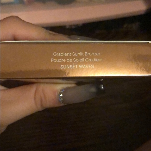 New Becca Gradient Sunlit Bronzer Sunset Waves - Picture 2 of 3